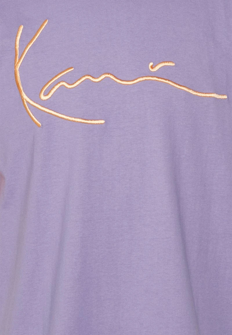 SIGNATURE BLOCK TEE UNISEX - T-Shirt print - lilac Karl Kani SIGNATURE BLOCK TEE UNISEX - T-Shirt Print - Lilac -Outlet KARL KANI Store 005c4aaddeaf467c9368a73020d73243