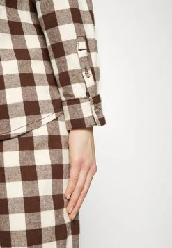 Karl Kani CHEST SIGNATURE FLANNEL - Hemdbluse - Sand/brown, Damen 7 Karl Kani CHEST SIGNATURE FLANNEL - Hemdbluse - Sand/brown, Damen -Outlet KARL KANI Store 043d7f3c97d54bb2a6ba355933348580