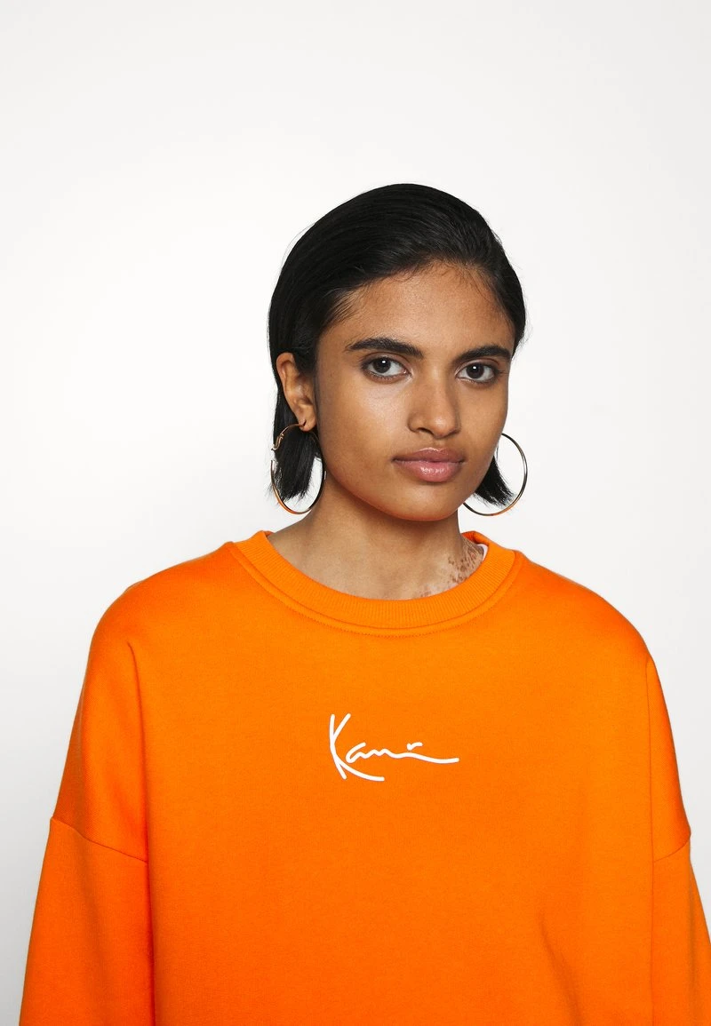 SMALL SIGNATURE CREW - Sweatshirt - orange Karl Kani SMALL SIGNATURE CREW - Sweatshirt - Orange, Damen -Outlet KARL KANI Store 05f6a48de59a4653b8054e8ebb0a203b