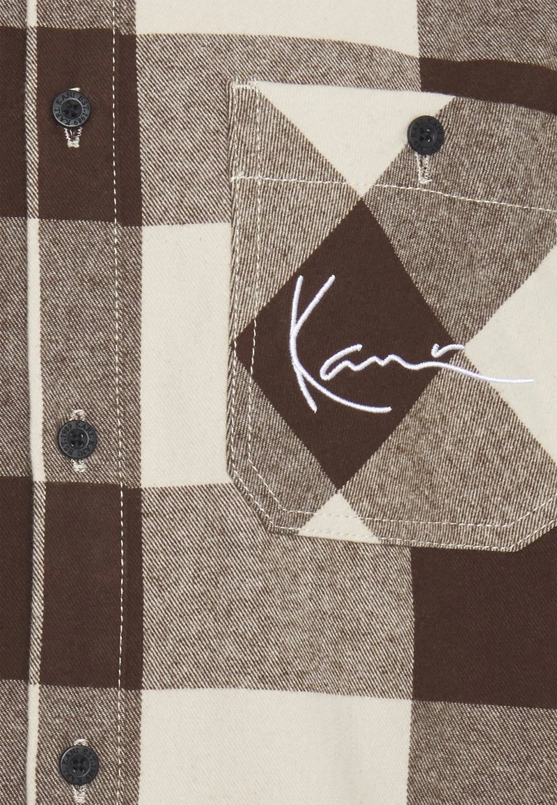 Karl Kani CHEST SIGNATURE UNISEX - Hemd - Cream/brown 5 Karl Kani CHEST SIGNATURE UNISEX - Hemd - Cream/brown – Bild 3