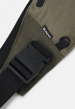 Karl Kani SIGNATURE BLOCK CROSSBODY BAG UNISEX - Umhängetasche - Military Green -Outlet KARL KANI Store 063e4ff03d0a41a3a1a59253d3b8cb3b