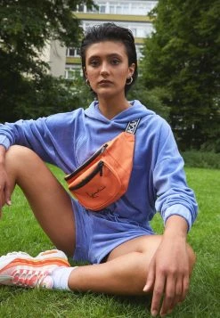 Karl Kani SIGNATURE CROP NICKI HOODIE - Sweatshirt - Blue, Damen -Outlet KARL KANI Store 0a2a077253fe42c6a617769abfcd6521