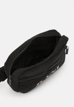 Karl Kani RETRO HIP BAG UNISEX - Gürteltasche - Black 4 Karl Kani RETRO HIP BAG UNISEX - Gürteltasche - Black -Outlet KARL KANI Store 0d3fb85bfc2c4a41bbfdbd2069e6eaa4