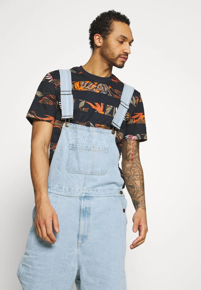 ORIGINALS DUNGAREE - Shorts - light blue Karl Kani ORIGINALS DUNGAREE - Shorts - Light Blue, Herren -Outlet KARL KANI Store 0f37cbe291924d288d304b196df659e7