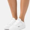 Karl Kani 89 CLASSIC - Sneaker Low - White/black, Damen 2 Karl Kani 89 CLASSIC - Sneaker Low - White/black, Damen -Outlet KARL KANI Store 1150f3677dc641979a44708b181e70ce