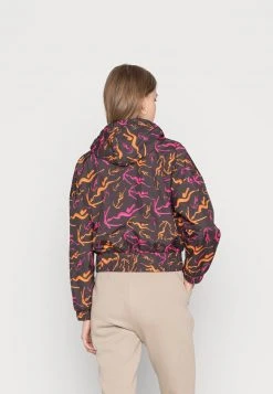 Karl Kani SIGNATURE HOODED TRACKJACKET - Leichte Jacke - Taupe, Damen 4 Karl Kani SIGNATURE HOODED TRACKJACKET - Leichte Jacke - Taupe, Damen -Outlet KARL KANI Store 11d32f4c89f44c34a607bbc95f4b4cfe