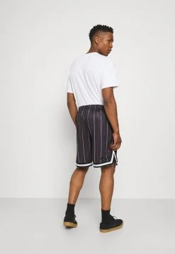 Karl Kani SMALL SIGNATURE PINSTRIPE - Shorts - Black, Herren 4 Karl Kani SMALL SIGNATURE PINSTRIPE - Shorts - Black, Herren -Outlet KARL KANI Store 1473c4e040014168bdd6acf2629d8246