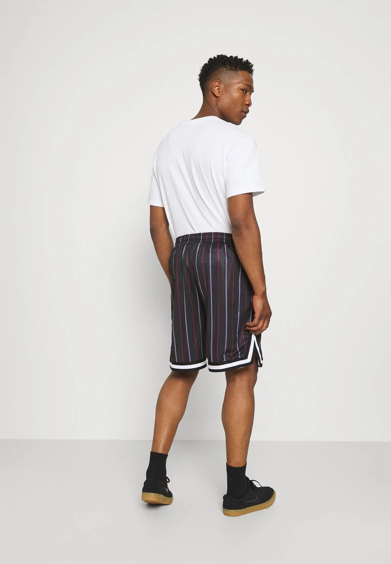 SMALL SIGNATURE PINSTRIPE - Shorts - black Karl Kani SMALL SIGNATURE PINSTRIPE - Shorts - Black, Herren -Outlet KARL KANI Store 1473c4e040014168bdd6acf2629d8246