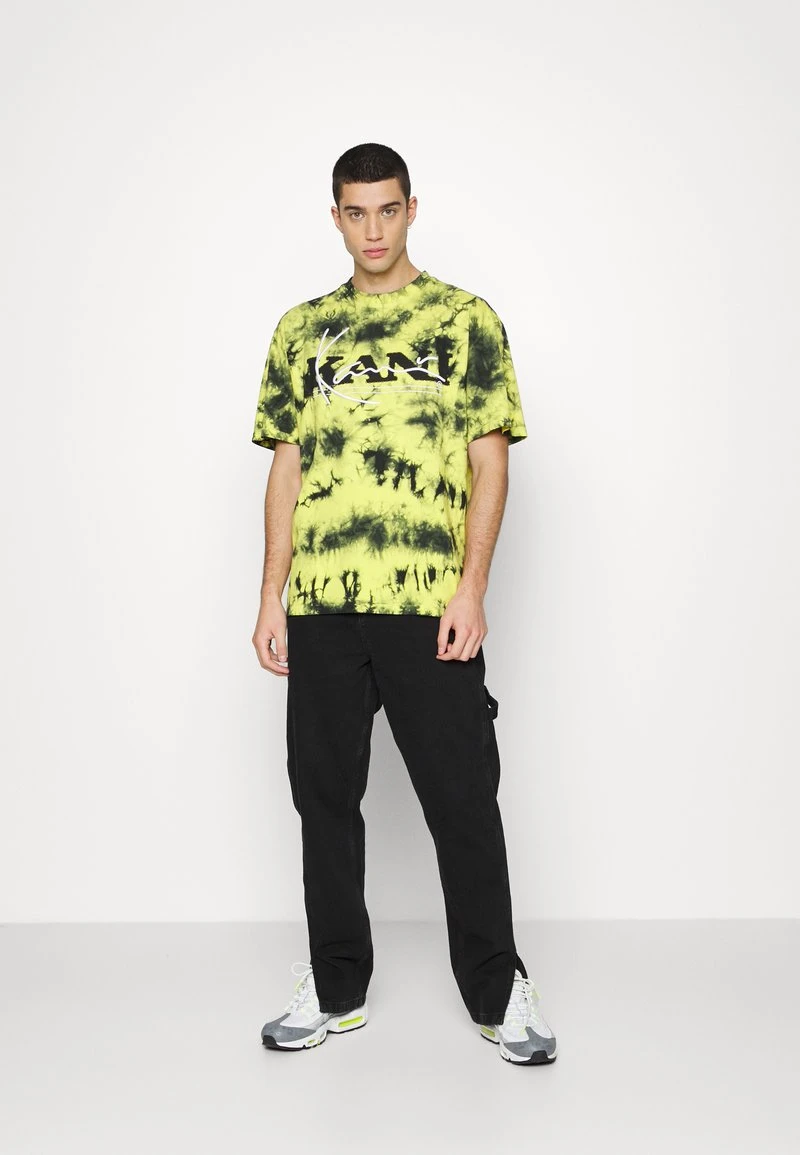 Karl Kani RETRO TIE DYE TEE UNISEX - T-Shirt Print - Yellow 4 Karl Kani RETRO TIE DYE TEE UNISEX - T-Shirt Print - Yellow – Bild 2