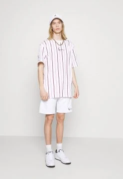 Karl Kani SMALL SIGNATURE PINSTRIPE TEE - T-Shirt Print - White, Herren 12 Karl Kani SMALL SIGNATURE PINSTRIPE TEE - T-Shirt Print - White, Herren -Outlet KARL KANI Store 190845f8edcc408eb57a15d8ab2b9ebc