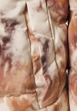 Karl Kani RETRO REVERSIBLE TIE DYE PUFFER JACKET UNISEX - Winterjacke - Off White 9 Karl Kani RETRO REVERSIBLE TIE DYE PUFFER JACKET UNISEX - Winterjacke - Off White -Outlet KARL KANI Store 199644e8ba1042f4add912d7af81739e