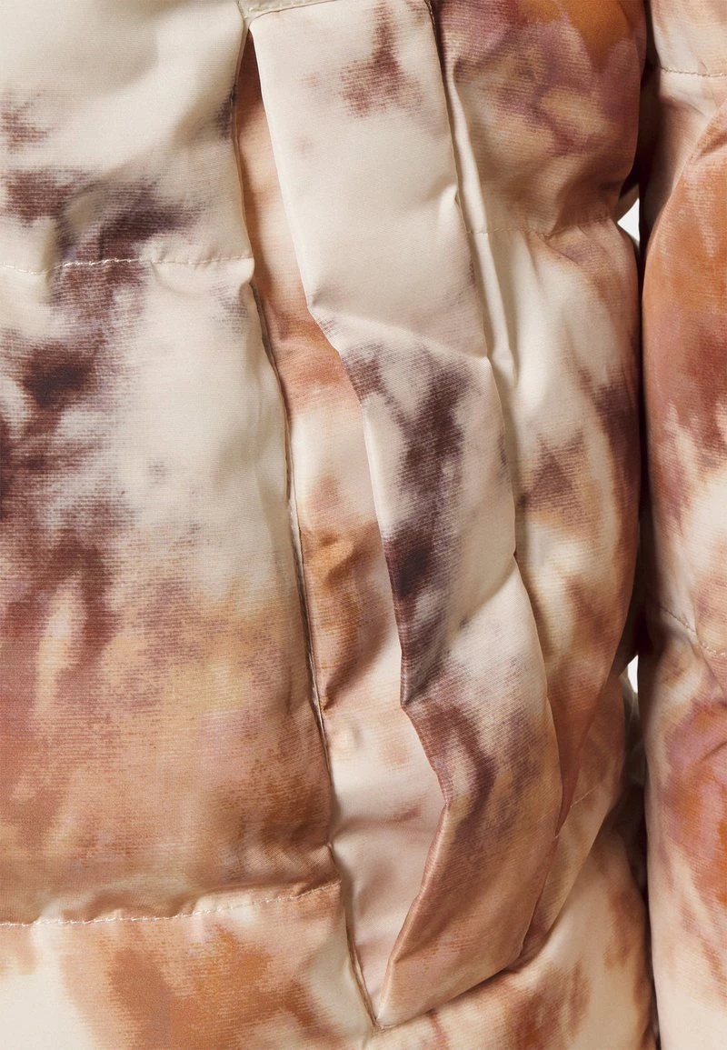 Karl Kani RETRO REVERSIBLE TIE DYE PUFFER JACKET UNISEX - Winterjacke - Off White 6 Karl Kani RETRO REVERSIBLE TIE DYE PUFFER JACKET UNISEX - Winterjacke - Off White – Bild 4