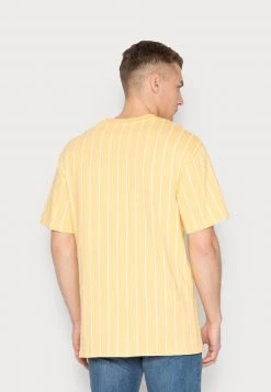 Karl Kani AUTOGRAPH PINSTRIPE TEE UNISEX - T-Shirt Print - Yellow -Outlet KARL KANI Store 1a9b0a4828484337b33a74b5da29f7f8