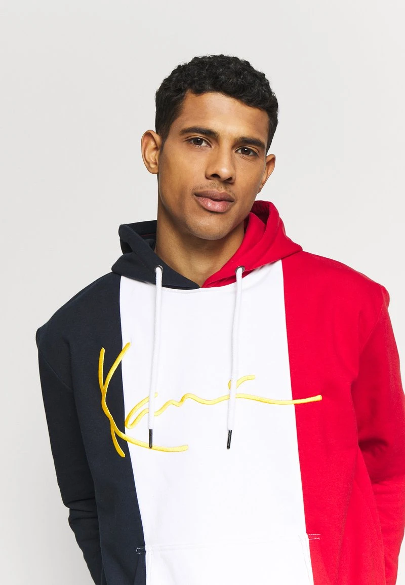 UNISEX SIGNATURE BLOCK HOODIE - Kapuzenpullover - red Karl Kani UNISEX SIGNATURE BLOCK HOODIE - Kapuzenpullover - Red -Outlet KARL KANI Store 201f5b6a719d4815b72fc56466f25fff