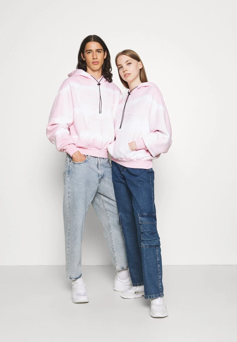 Karl Kani SIGNATURE TIP DYE HOODIE UNISEX - Sweatjacke - Rose 4 Karl Kani SIGNATURE TIP DYE HOODIE UNISEX - Sweatjacke - Rose – Bild 2