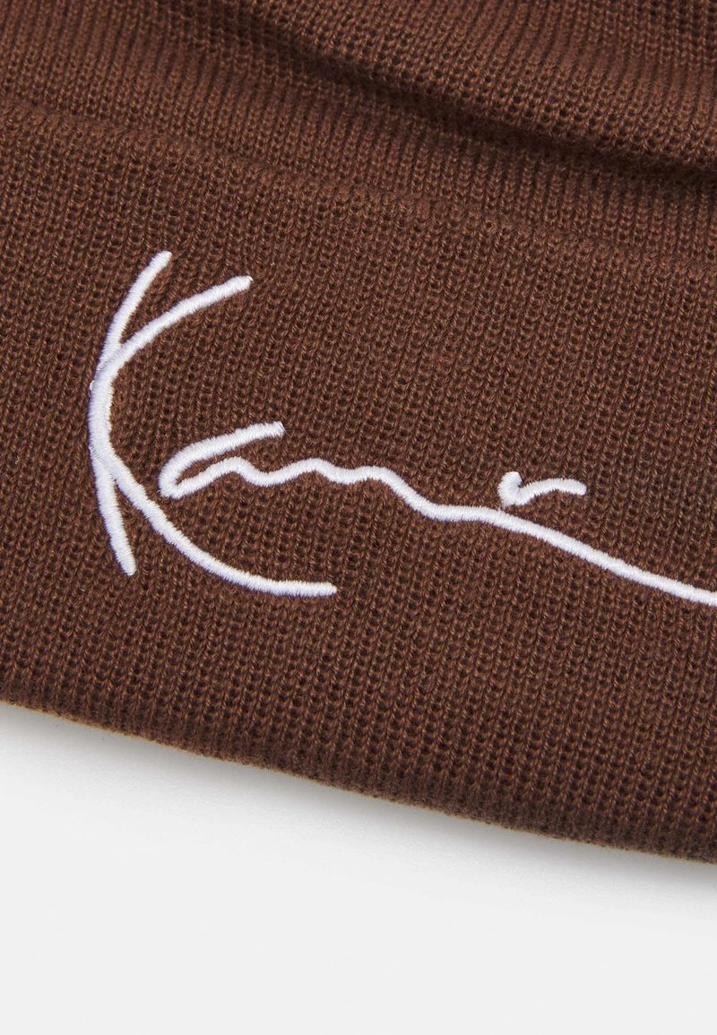 SIGNATURE BEANIE UNISEX - Mütze - dark brown Karl Kani SIGNATURE BEANIE UNISEX - Mütze - Dark Brown -Outlet KARL KANI Store 260aebf17e814b13840204feac7fb50e