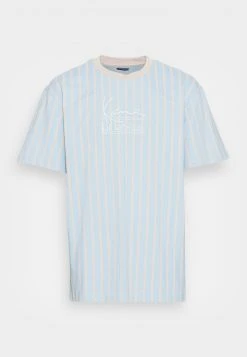 Karl Kani SIGNATURE STRIPE TEE UNISEX - T-Shirt Print - Blue 10 Karl Kani SIGNATURE STRIPE TEE UNISEX - T-Shirt Print - Blue -Outlet KARL KANI Store 2af66fc7fa1e4dd29ee78eb2fe204b2c