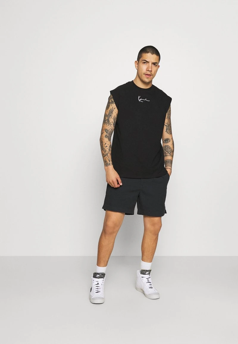 SMALL SIGNATURE TEE - T-Shirt basic - black Karl Kani SMALL SIGNATURE TEE - T-Shirt Basic - Black, Herren -Outlet KARL KANI Store 2bbe03ab2eaf4e258b5a21cd05d188fe