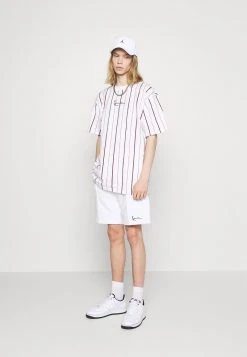 Karl Kani SMALL SIGNATURE PINSTRIPE TEE - T-Shirt Print - White, Herren 14 Karl Kani SMALL SIGNATURE PINSTRIPE TEE - T-Shirt Print - White, Herren -Outlet KARL KANI Store 2bd19e056dce477fa05458db6e8a00c1