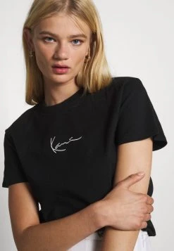 Karl Kani SMALL SIGNATURE TEE - T-Shirt Basic - Black, Damen 5 Karl Kani SMALL SIGNATURE TEE - T-Shirt Basic - Black, Damen -Outlet KARL KANI Store 2cbd72437e664b76a0fe3988a7d6f5e3