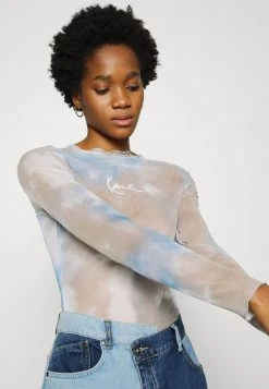 Karl Kani SIGNATURE - Langarmshirt - Taupe, Damen 11 Karl Kani SIGNATURE - Langarmshirt - Taupe, Damen -Outlet KARL KANI Store 2f6fd2b75b724d3bbec1947834f411b3