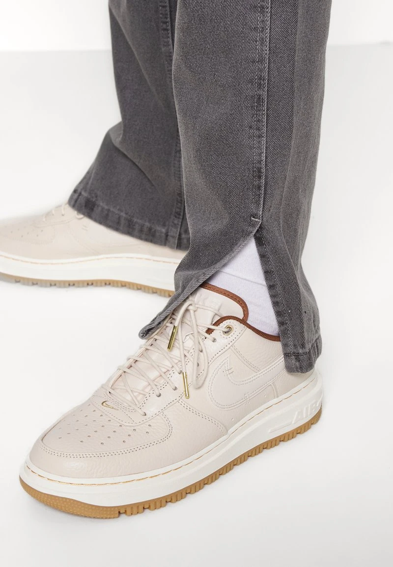 RETRO SLIT PANTS - Jeans Straight Leg - grey Karl Kani RETRO SLIT PANTS - Jeans Straight Leg - Grey, Herren -Outlet KARL KANI Store 30e6656279e1404dbfd98d1ef9a61438