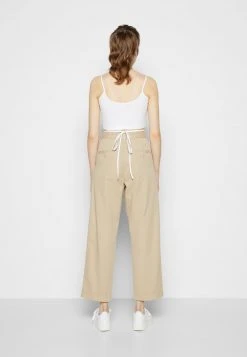 Karl Kani SIGNATURE - Top - White, Damen 14 Karl Kani SIGNATURE - Top - White, Damen -Outlet KARL KANI Store 30f52df3ad554e96b03cf028bf2eccf6