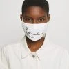 Karl Kani SIGNATURE FACE MASK - Stoffmaske - White, Unisex -Outlet KARL KANI Store 32a4a96cd03745a3ba10c43fd413e06d