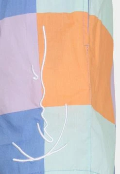 Karl Kani SIGNATURE RESORT UNISEX - Shorts - Blue 7 Karl Kani SIGNATURE RESORT UNISEX - Shorts - Blue -Outlet KARL KANI Store 352173a1cfc24245b31bc5908288d726