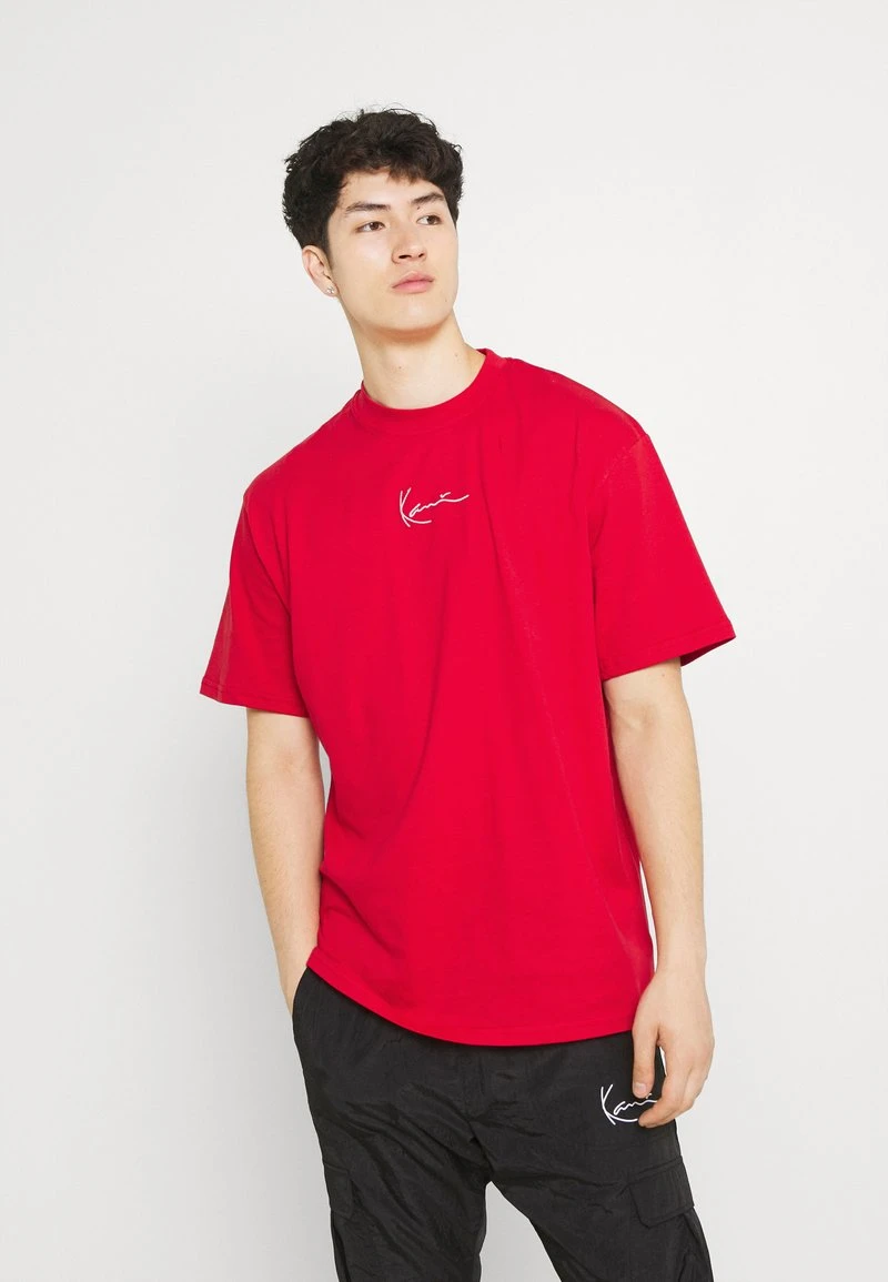 SMALL SIGNATURE TEE UNISEX - T-Shirt basic - red Karl Kani SMALL SIGNATURE TEE UNISEX - T-Shirt Basic - Red -Outlet KARL KANI Store 3815c53f9b9a482cb2184f0cbe851f23