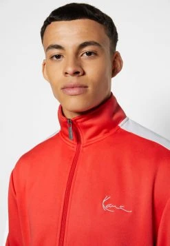 Karl Kani CHEST SIGNATURE TRACKJACKET - Trainingsjacke - Red, Herren 7 Karl Kani CHEST SIGNATURE TRACKJACKET - Trainingsjacke - Red, Herren -Outlet KARL KANI Store 3817e59c708044f4bd2af796655cec4a