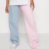 Karl Kani BLOCK WIDE LEG PANTS - Jeans Relaxed Fit - Rose/blue, Damen 2 Karl Kani BLOCK WIDE LEG PANTS - Jeans Relaxed Fit - Rose/blue, Damen -Outlet KARL KANI Store 38c9539aed0f4b3f818e1f447f1fd720