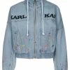 Karl Kani Jeansjacke - Light Blue, Damen 2 Karl Kani Jeansjacke - Light Blue, Damen -Outlet KARL KANI Store 3a3c807d3abc4490846425a250808333