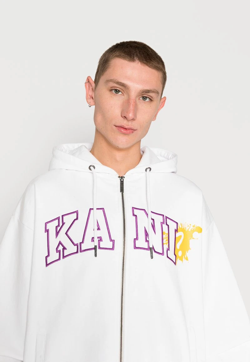 SERIF ZIP HOODIE UNISEX - Sweatjacke - white Karl Kani SERIF ZIP HOODIE UNISEX - Sweatjacke - White -Outlet KARL KANI Store 3ee91504623048c68c655cd154d4a9b1
