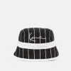 Karl Kani SIGNATURE REVERSIBLE BLOCK BUCKET HAT UNISEX - Hut - Black 1 Karl Kani SIGNATURE REVERSIBLE BLOCK BUCKET HAT UNISEX - Hut - Black -Outlet KARL KANI Store 40be0398401d46078df9f52227bbe9c2