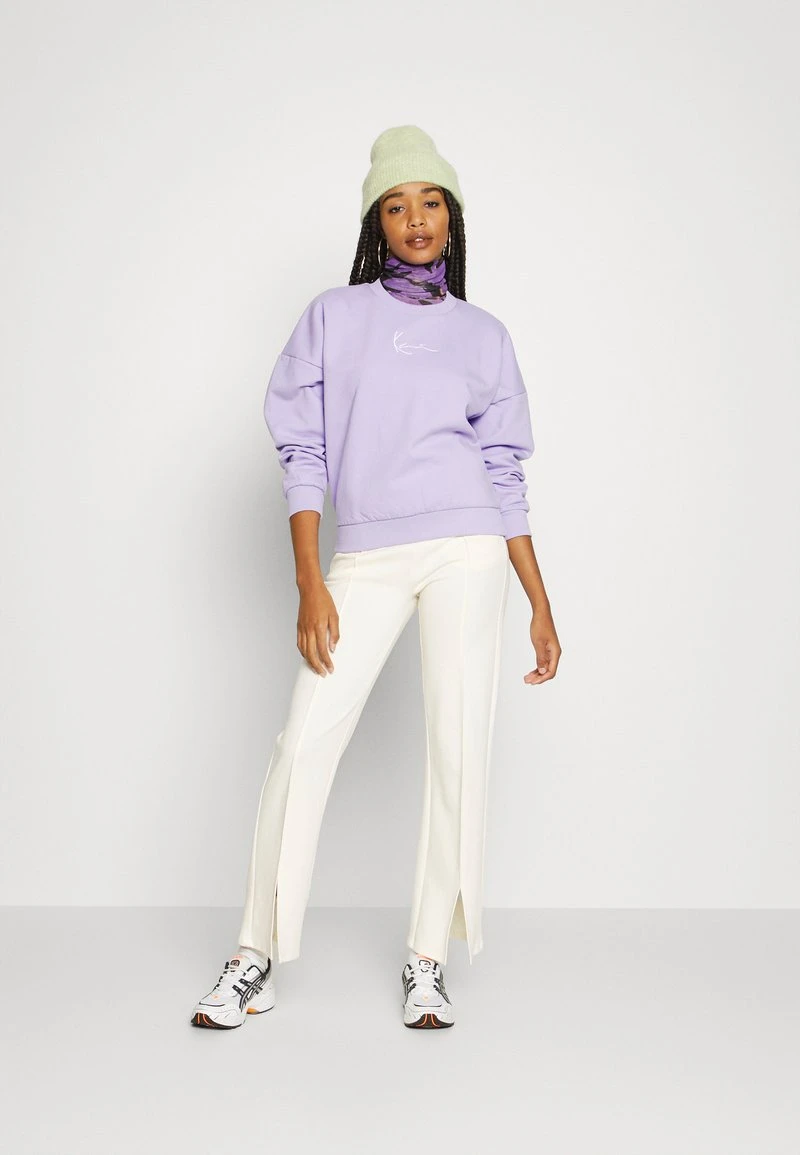SMALL SIGNATURE CREW - Sweatshirt - purple Karl Kani SMALL SIGNATURE CREW - Sweatshirt - Purple, Damen -Outlet KARL KANI Store 4157718ad0404310a4c856b7a38dcd66