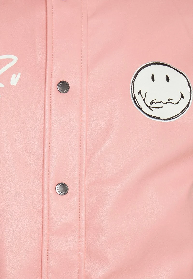 KARL KANI X SMILEY® BLOCK SCRIBBLE COLLEGE JACKET UNISEX - Kunstlederjacke - Rose 5 KARL KANI X SMILEY® BLOCK SCRIBBLE COLLEGE JACKET UNISEX - Kunstlederjacke - Rose – Bild 3