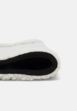 Karl Kani SIGNATURE REVERSIBLE NECKGAITER - Schlauchschal - Light Sand, Unisex 4 Karl Kani SIGNATURE REVERSIBLE NECKGAITER - Schlauchschal - Light Sand, Unisex -Outlet KARL KANI Store 42b4ff9659504efaa37e612ca5bd8153