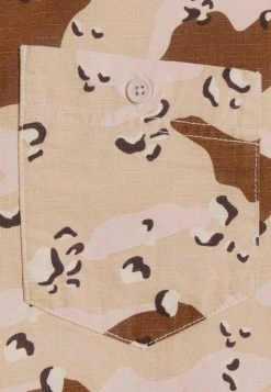 Karl Kani SMALL SIGNATURE WASHED CAMO RESORT SHIRT - Hemd - Sand, Herren 7 Karl Kani SMALL SIGNATURE WASHED CAMO RESORT SHIRT - Hemd - Sand, Herren -Outlet KARL KANI Store 458fa5362dc34550a61d4e7a4ecc93c5