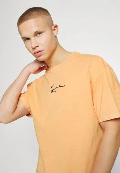 Karl Kani SMALL SIGNATURE WASHED TEE UNISEX - T-Shirt Print - Light Orange 11 Karl Kani SMALL SIGNATURE WASHED TEE UNISEX - T-Shirt Print - Light Orange -Outlet KARL KANI Store 46a8b6b8ba6f47a185357a331b077205