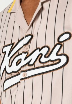 Karl Kani VARSITY BASEBALL SHIRT UNISEX - Hemd - Light Sand 11 Karl Kani VARSITY BASEBALL SHIRT UNISEX - Hemd - Light Sand -Outlet KARL KANI Store 49051e35bfea4ae4a668288647417c93