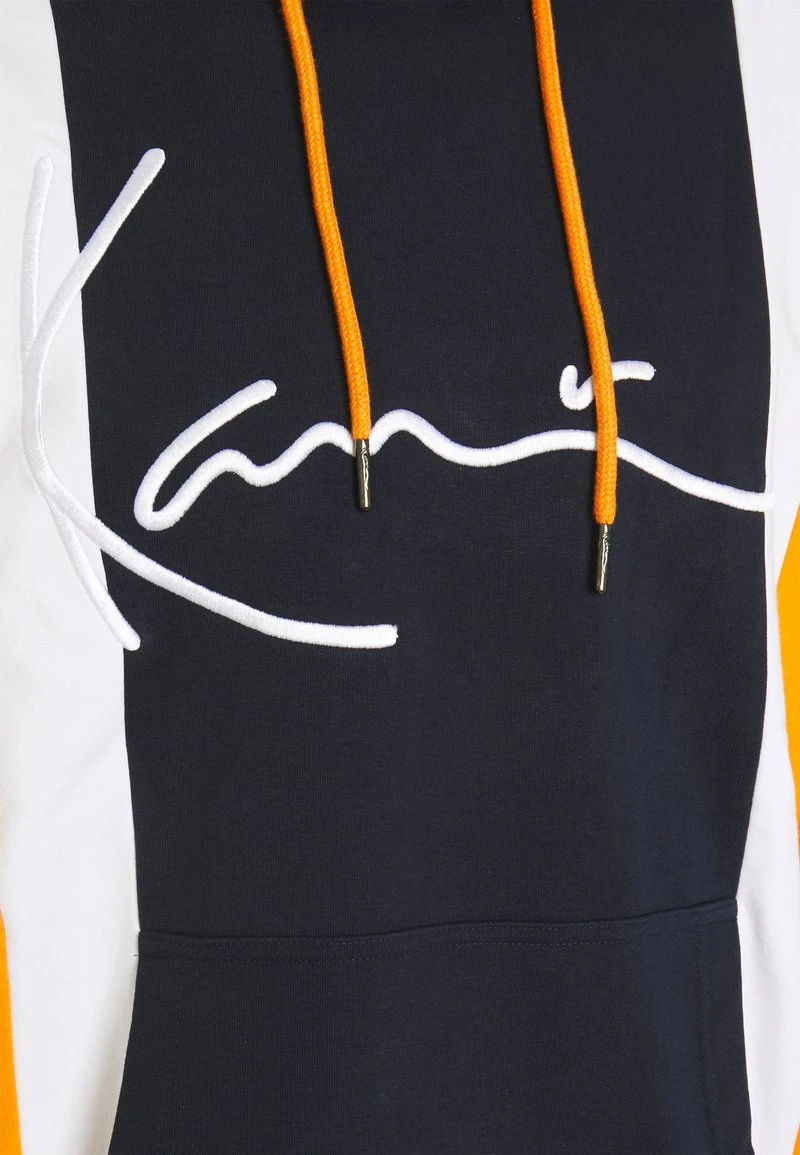 SIGNATURE BLOCK HOODIE - Kapuzenpullover - navy Karl Kani SIGNATURE BLOCK HOODIE - Kapuzenpullover - Navy, Herren -Outlet KARL KANI Store 49d99218e6844bebbfdb441192823f1e