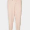 Karl Kani UNISEX SIGNATURE - Jogginghose - Rose 1 Karl Kani UNISEX SIGNATURE - Jogginghose - Rose -Outlet KARL KANI Store 4e337138c3354f89a8a4b5bc92416349