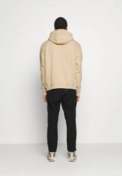 Karl Kani UNISEX SMALL SIGNATURE HOODY - Kapuzenpullover - Sand 4 Karl Kani UNISEX SMALL SIGNATURE HOODY - Kapuzenpullover - Sand -Outlet KARL KANI Store 501433136e1045498422d6156eeec450