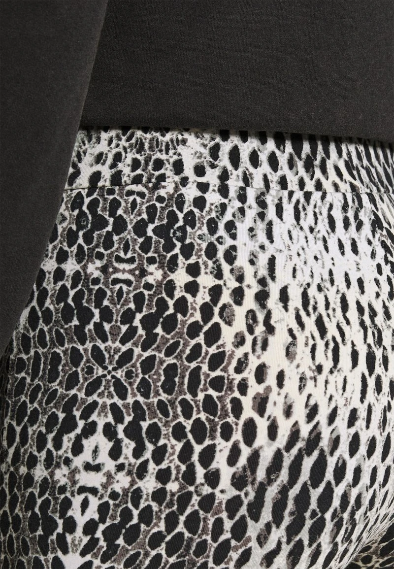 Karl Kani SMALL SIGNATURE SNAKE CYCLING - Shorts - White, Damen 6 Karl Kani SMALL SIGNATURE SNAKE CYCLING - Shorts - White, Damen – Bild 4