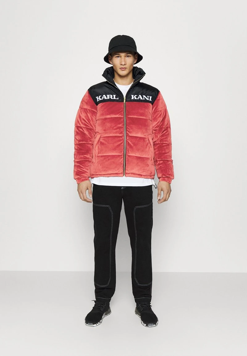 RETRO VELVET BLOCK PUFFER UNISEX - Winterjacke - dark red Karl Kani RETRO VELVET BLOCK PUFFER UNISEX - Winterjacke - Dark Red -Outlet KARL KANI Store 54ee3939a20749fbb9a513050e71fbea