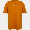 Karl Kani SMALL SIGNATURE ESSENTIAL TEE UNISEX - T-Shirt Basic - Cognac 1 Karl Kani SMALL SIGNATURE ESSENTIAL TEE UNISEX - T-Shirt Basic - Cognac -Outlet KARL KANI Store 55d8d7ade08743f08d406812eb8b9a31