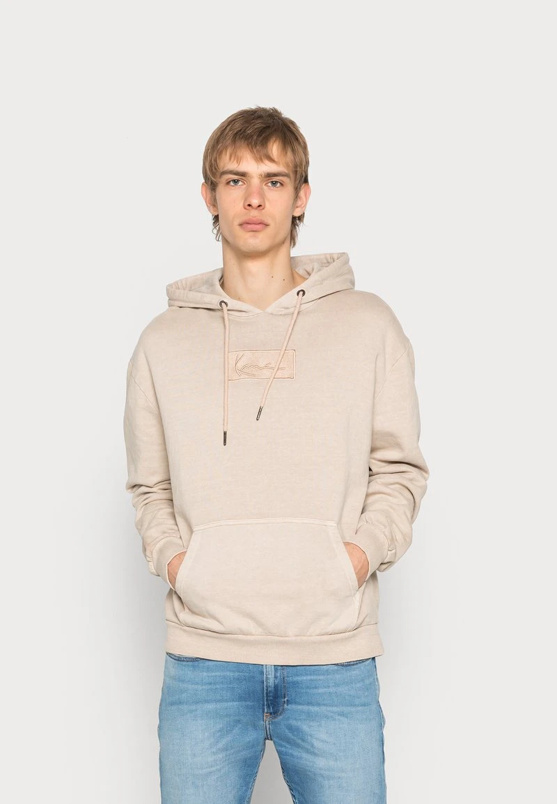 Karl Kani SIGNATURE BOX HOODIE UNISEX - Kapuzenpullover - Taupe 3 Karl Kani SIGNATURE BOX HOODIE UNISEX - Kapuzenpullover - Taupe