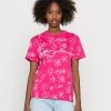 Karl Kani SIGNATURE FLOWER TEE - T-Shirt Print - Pink, Damen -Outlet KARL KANI Store 57c29dbaaed9428abc1ad92145d4a7d7