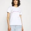 Karl Kani SIGNATURE TEE - T-Shirt Print - White, Damen 1 Karl Kani SIGNATURE TEE - T-Shirt Print - White, Damen -Outlet KARL KANI Store 5a7f008d5ea44795bb26fe55a0f50fab
